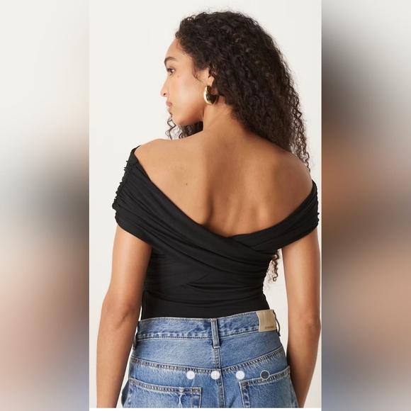 Abercrombie & Fitch off the shoulder asymmetric wrap bodysuit in black - Picture 2 of 5